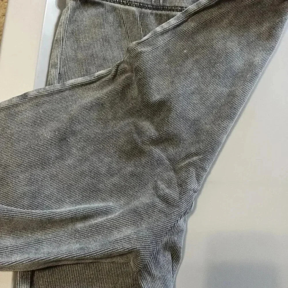 Universal Thread Women's Black Shorts Size Small - Picture 2 of 3